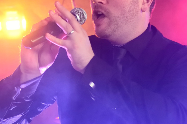 All Out London Party And Wedding Band