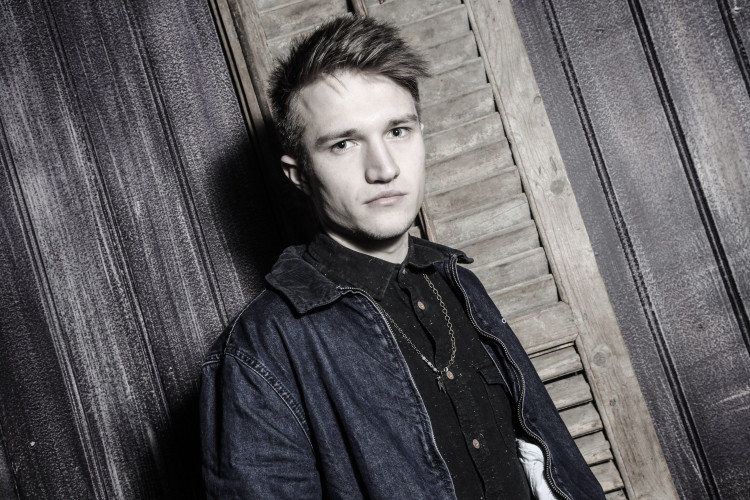 Joe Penfold VOCALIST PIANIST From London