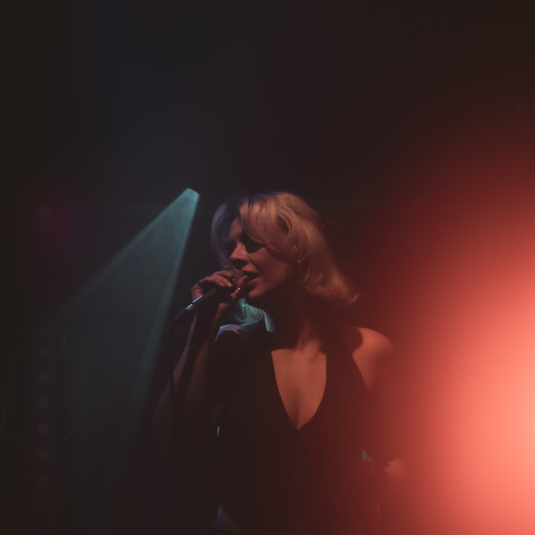 the honey wedding band singer live blue red stage lighting