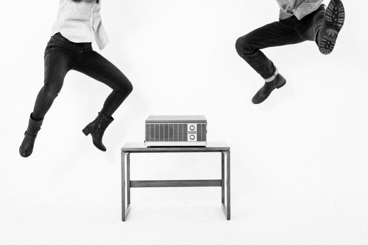 duo jumping