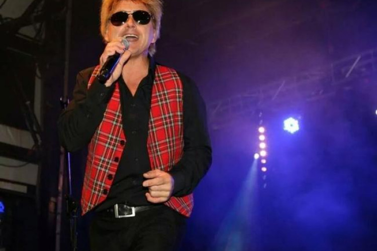 Essential Rod Stewart Tribute