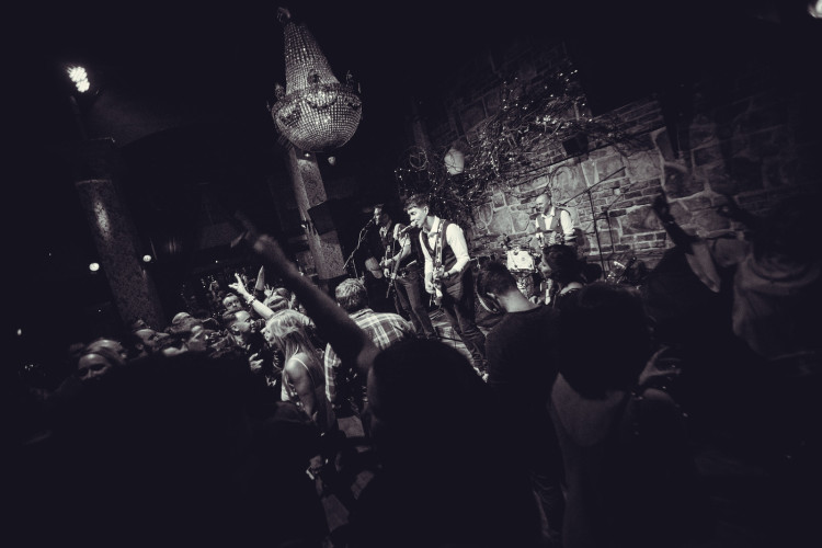 The Supersonics live