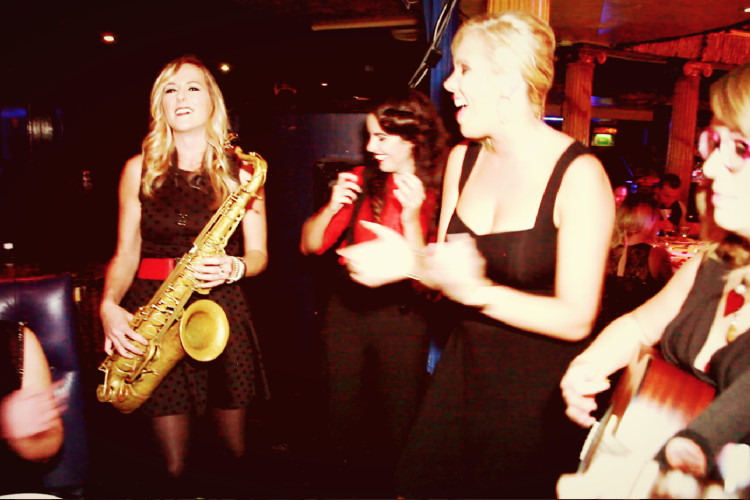 Busking Beauties Live