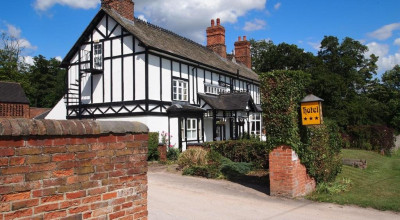 Donington Park Farmhouse