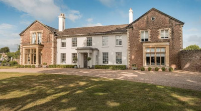 Glewstone Court