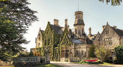Manor By The Lake